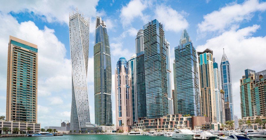 Edificios transparentes: el uso del vidrio en la arquitectura moderna