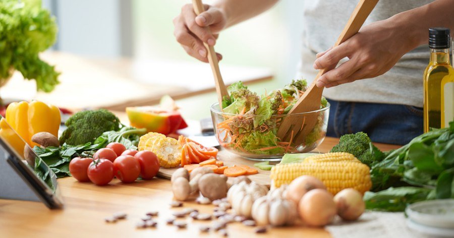El precio y la falta de tiempo como barreras para comer sano