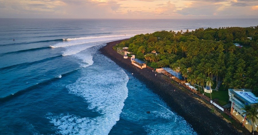 Playa Punta Roca En El Salvador
