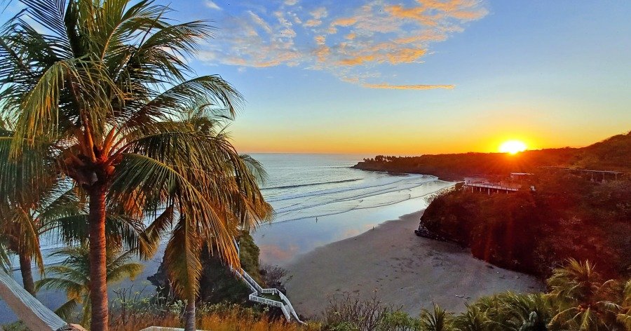 Playa las Flores, (El Salvador)